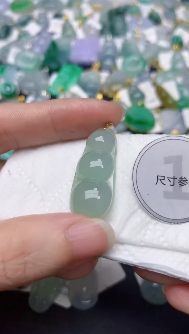 颈饰18K金镶嵌翡翠天然缅甸A货翡翠