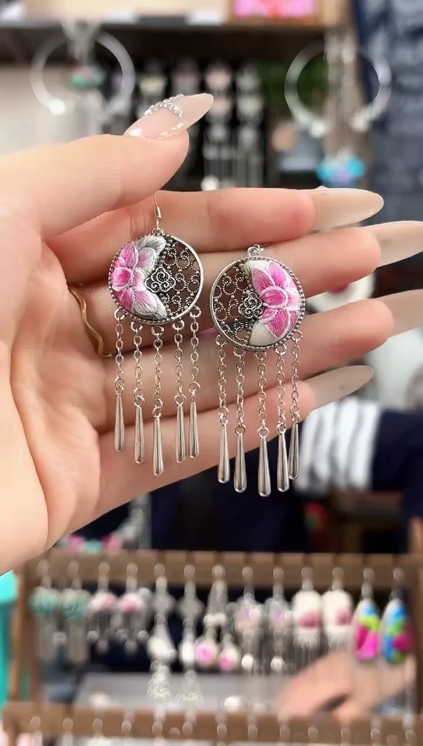 织绣民族风非遗老绣饰品552