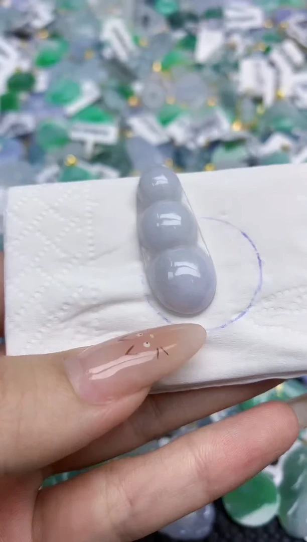 翡翠未镶嵌颈饰   天然翡翠A货