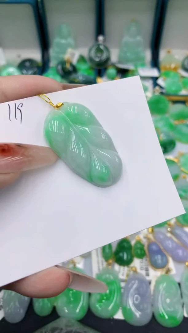 翡翠18K金镶嵌颈饰111111111