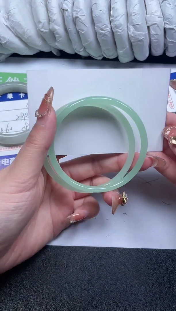 【闪购商品】石英质玉手镯未镶嵌47-60-4