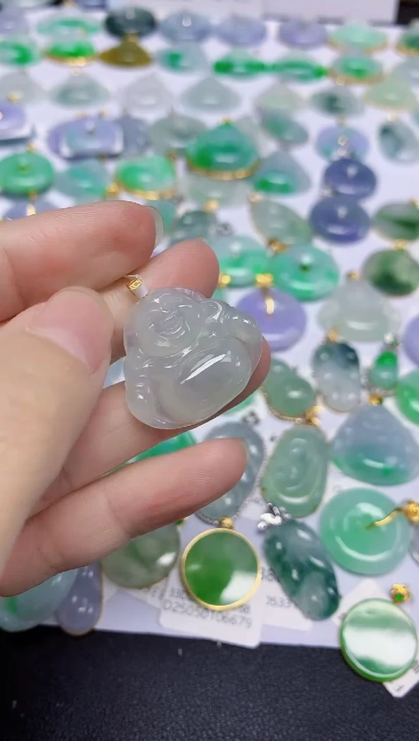 翡翠18K金镶嵌颈饰天然缅甸翡翠A货