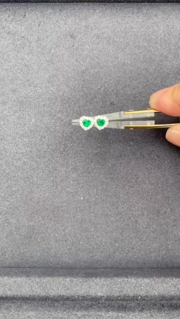 18K金镶嵌耳饰祖母绿34分祖母绿 GF