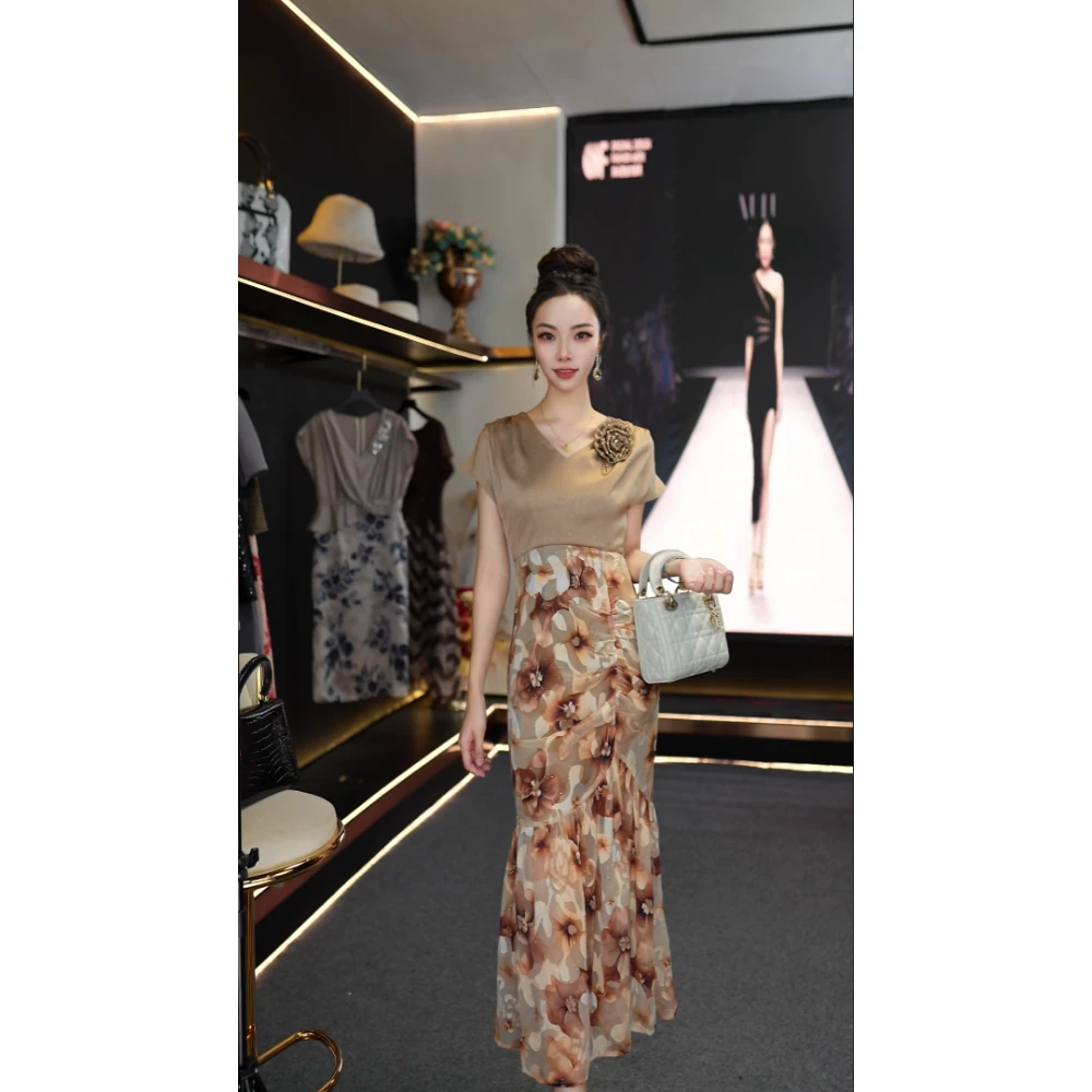 Dan总 夏季清新高奢简约大气咖色设计气质显瘦连衣裙Q2250