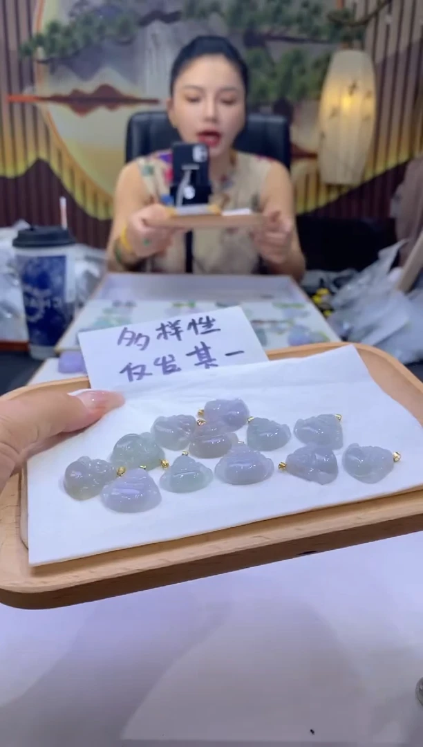 翡翠18K金镶嵌耳饰多样性仅发其一9584