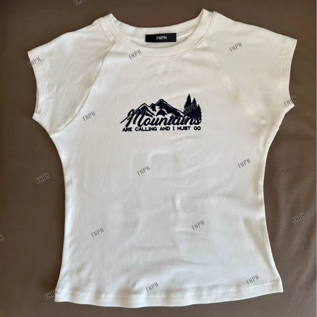 （优可丝）夏季复古热辣植绒印花修身插肩雪山圆领T恤