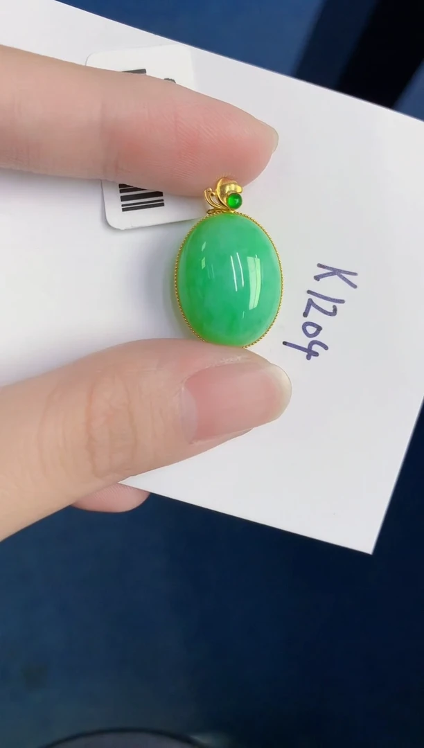 颈饰18K金镶嵌翡翠天然翡翠缅甸A货