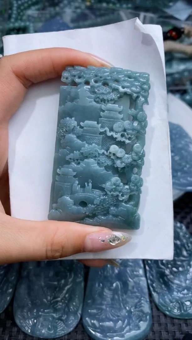 【闪购商品】翡翠颈饰未镶嵌          