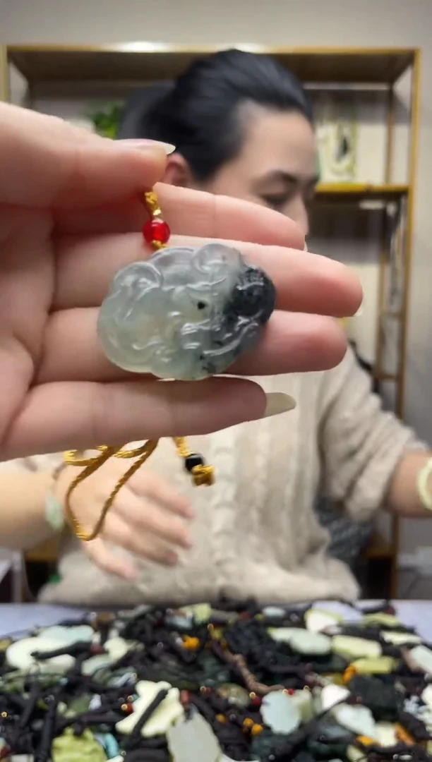 未镶嵌岫玉吊坠·