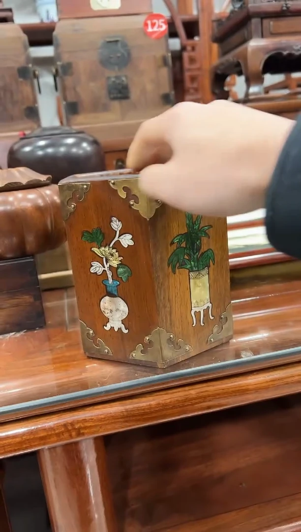 螺钿镶嵌六角笔筒