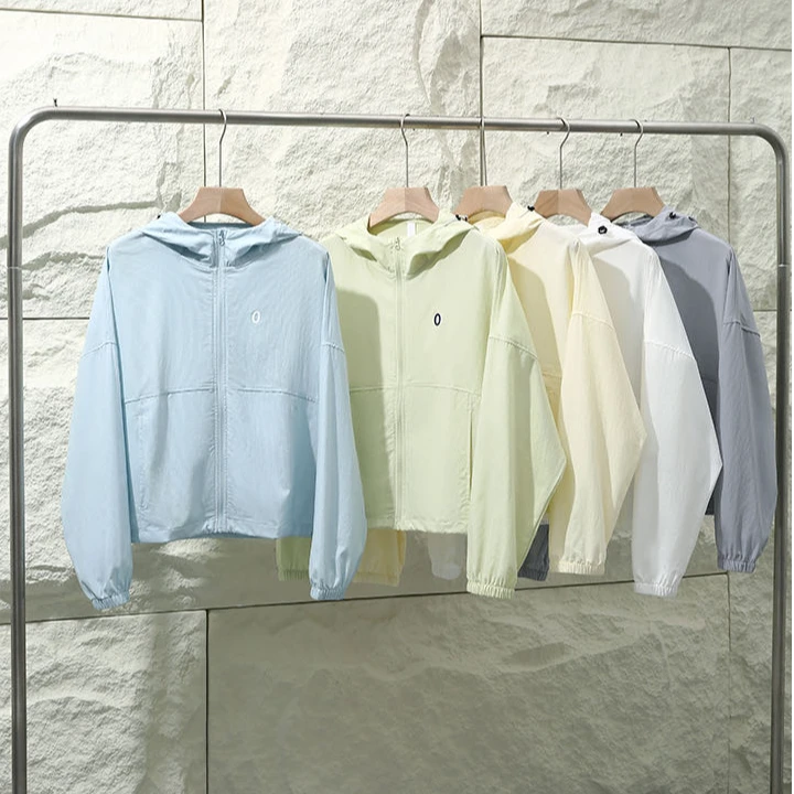 超轻超柔透气速干连帽户外运动立领宽松防晒衣