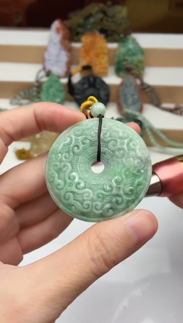 颈饰未镶嵌翡翠牌子