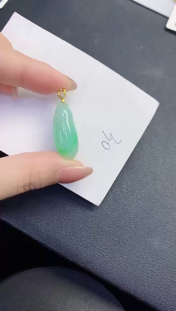 颈饰未镶嵌翡翠缅甸天然翡翠A货