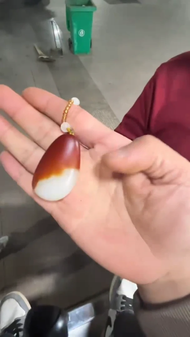 颈饰未镶嵌和田玉（糖玉）1