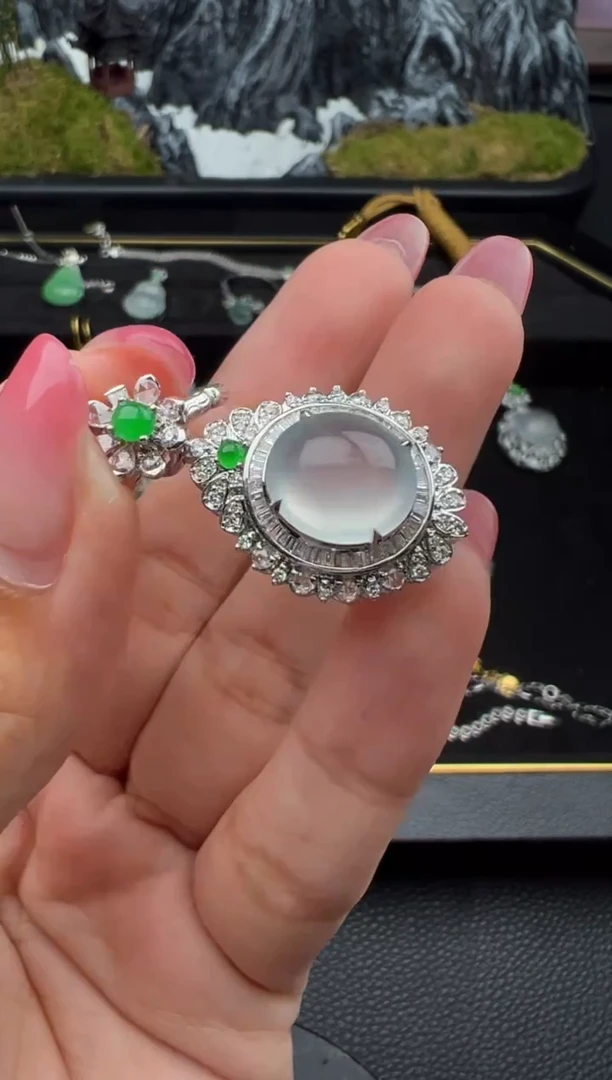 吊坠(不含链)18K金镶嵌翡翠勿拍