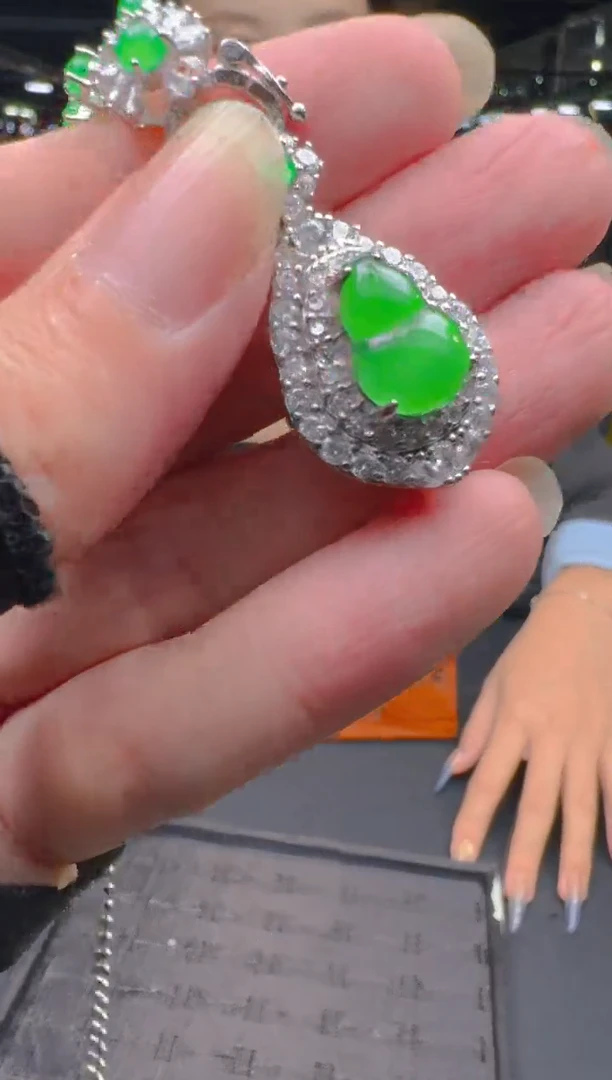 未镶嵌定制翡翠0953585646多样性发货