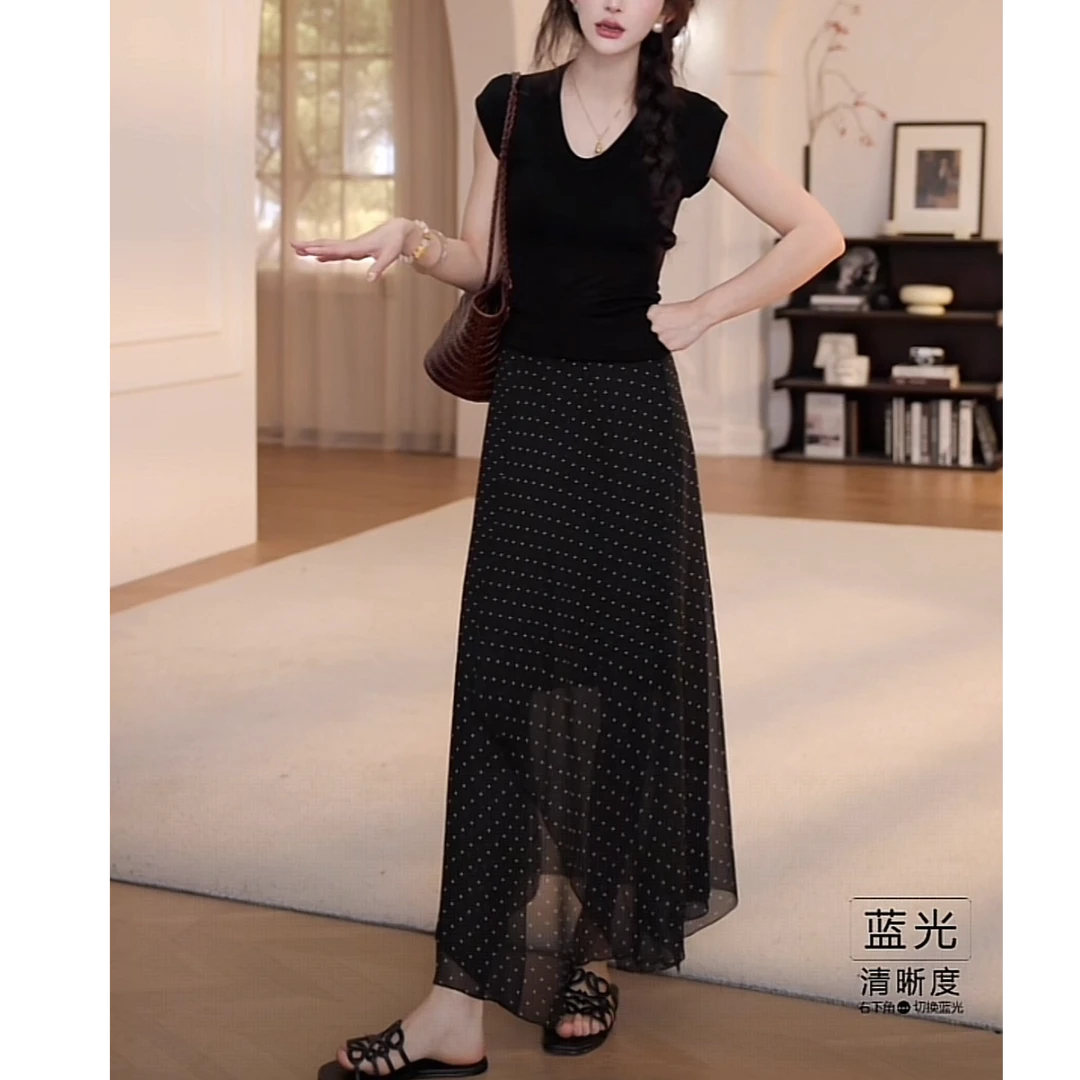 活动纯色U领轻薄冰凉针织短袖+高腰松紧腰波点半身裙纱裙两件套