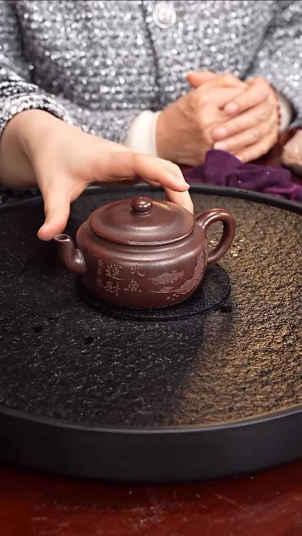 茶壶紫砂张杏娟  旭帽142   明琉璃红砂 260毫升 南景黎