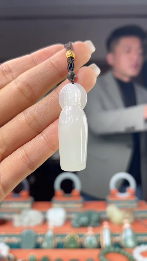 颈饰未镶嵌和田玉佩佩