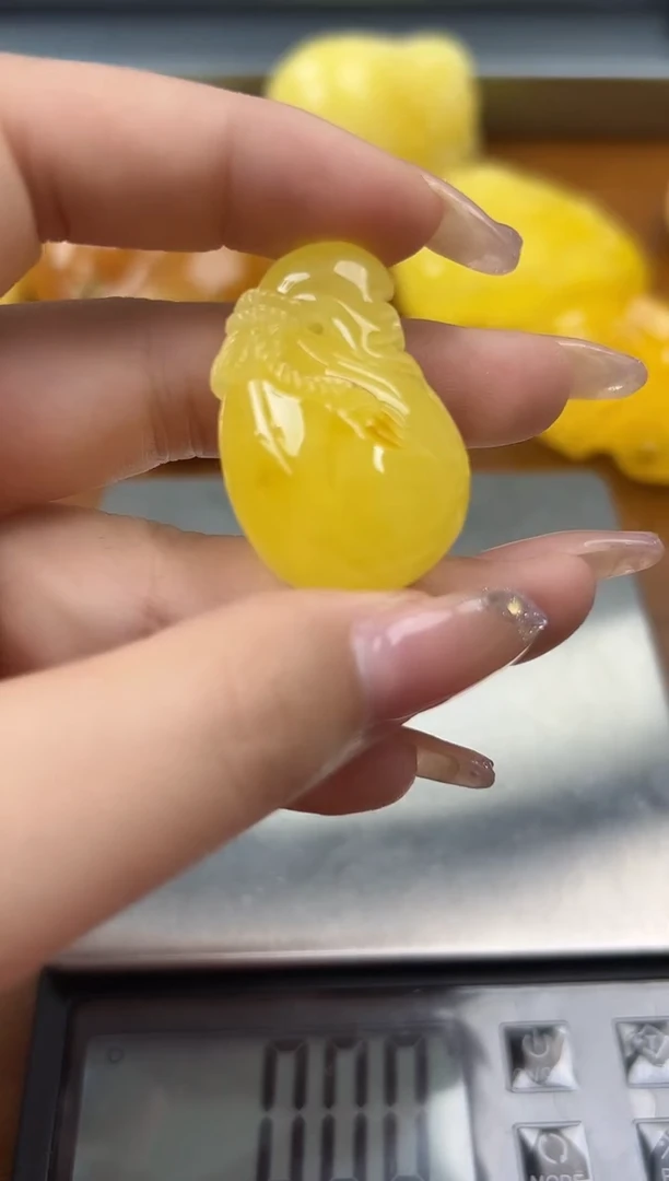 未镶嵌蜜蜡裸石琥珀蜜蜡吊坠