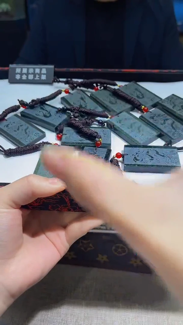 和田玉未镶嵌颈饰MFC080105多样性发其一