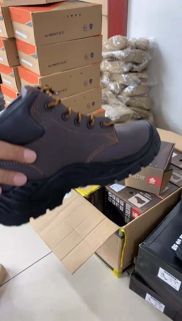 织物18防砸防刺穿劳保鞋，皮鞋码，42