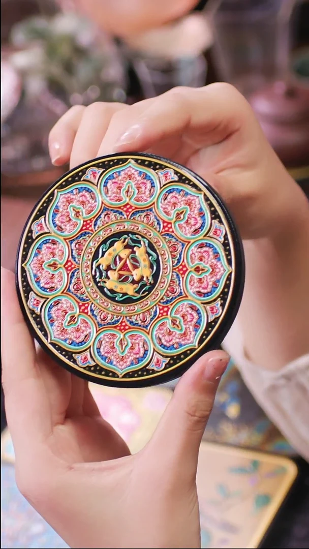 壹藏贰宝三兔图案杯垫一片