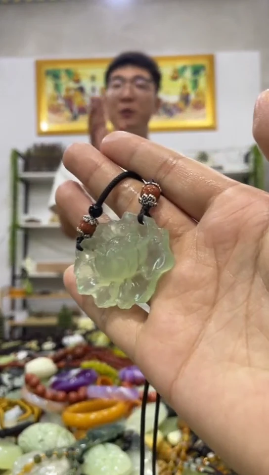 未镶嵌岫玉吊坠