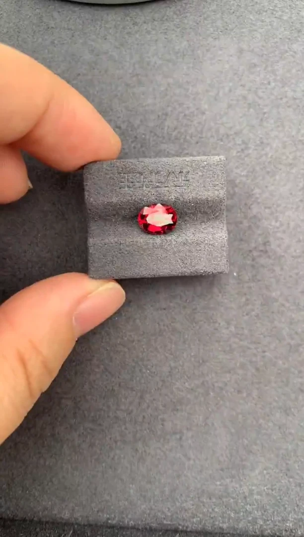 未镶嵌珠宝半成品石榴石1.8ct镁铝榴石  定制  GE
