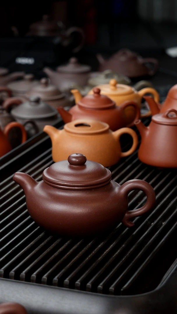 茶壶紫砂紫泥仿古微瑕半手200