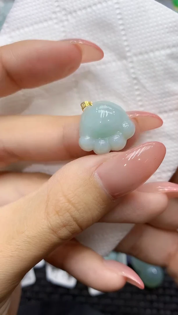 颈饰18K金镶嵌翡翠111111111111