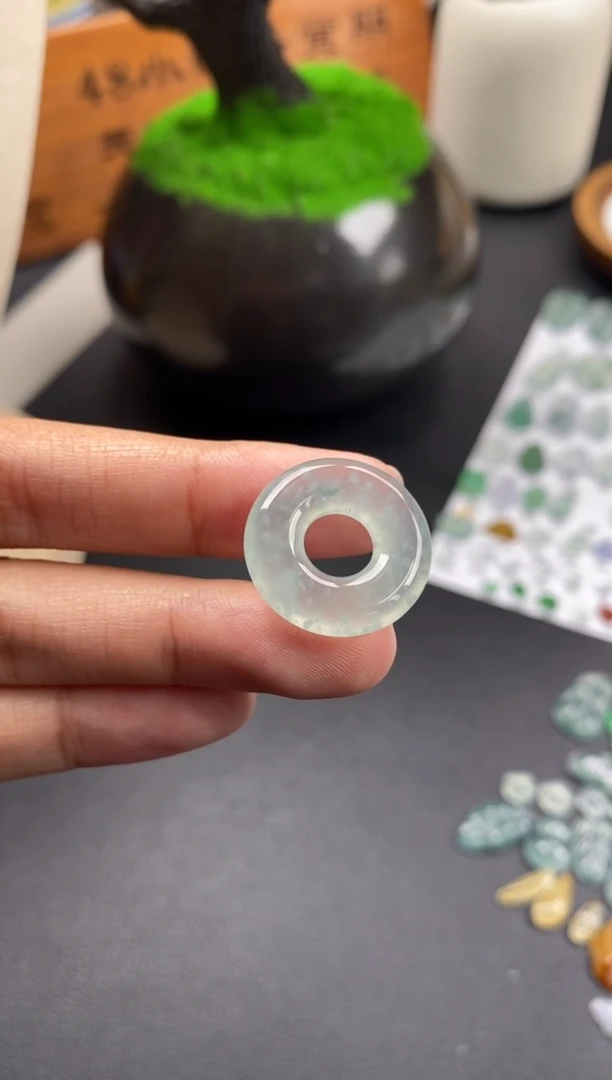 颈饰未镶嵌翡翠翡翠冰种甜甜圈