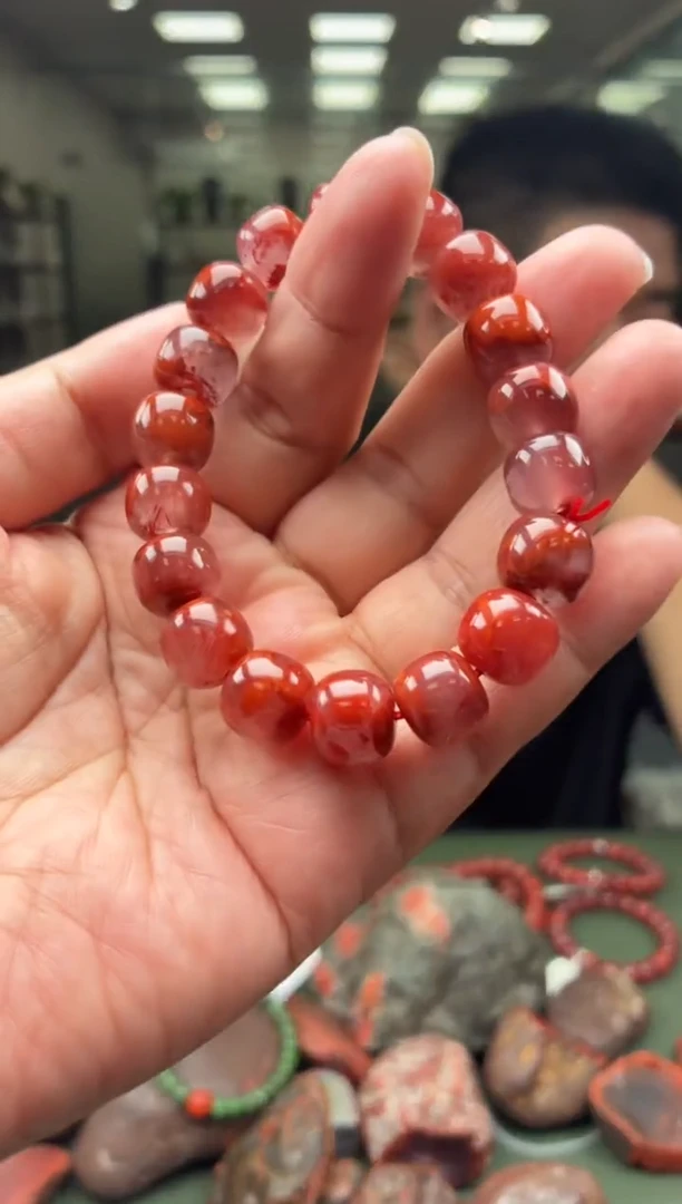 未镶嵌手串南红玛瑙单圈手串一条约11mm多样性发货