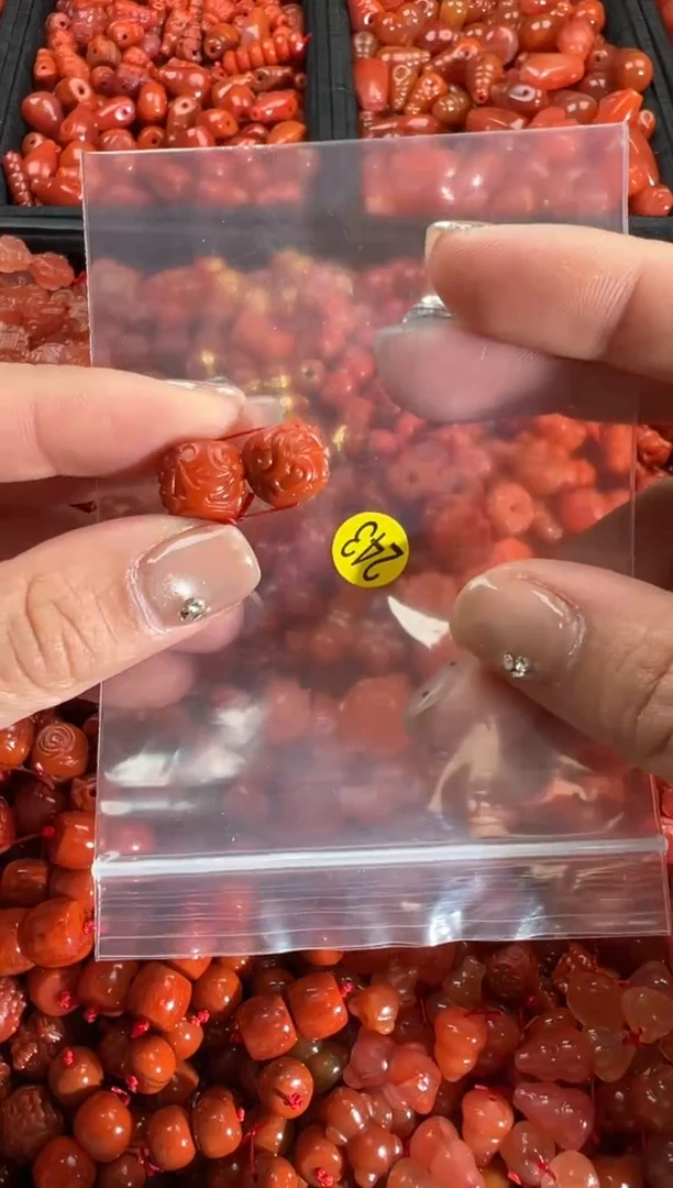 【闪购商品】南红玛瑙颈饰未镶嵌1