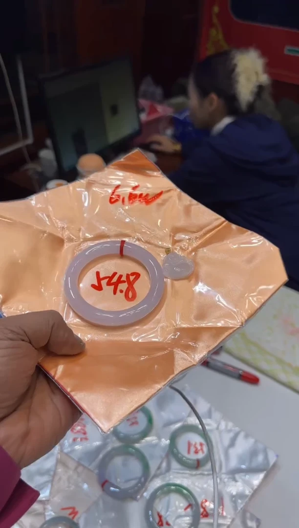 未镶嵌手镯翡翠手镯