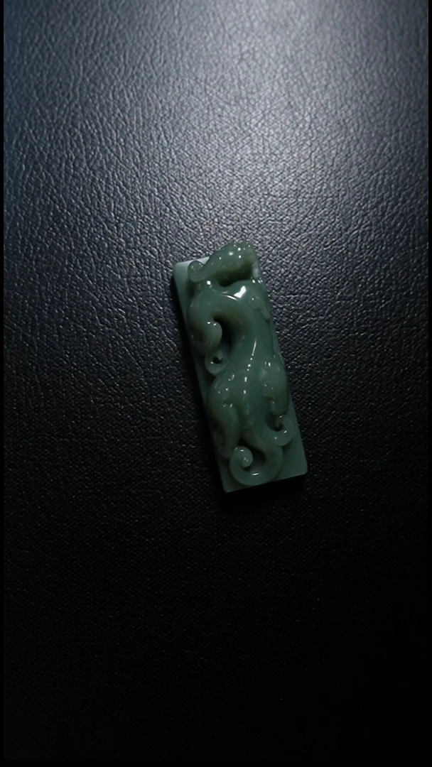 颈饰未镶嵌和田玉手把件