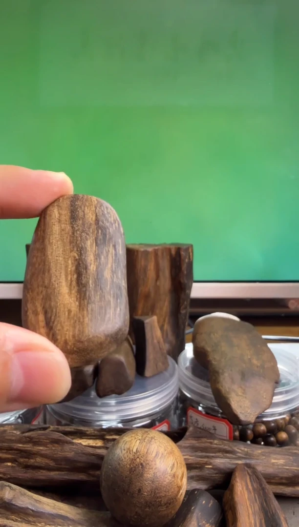 沉香手把件多样性发一