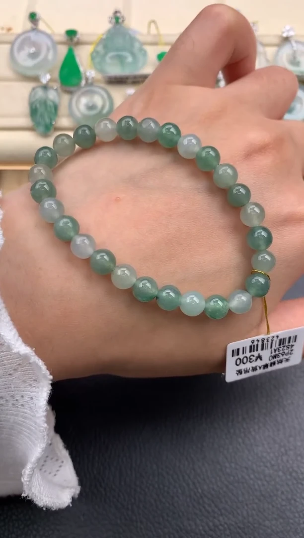 翡翠未镶嵌颈饰A601