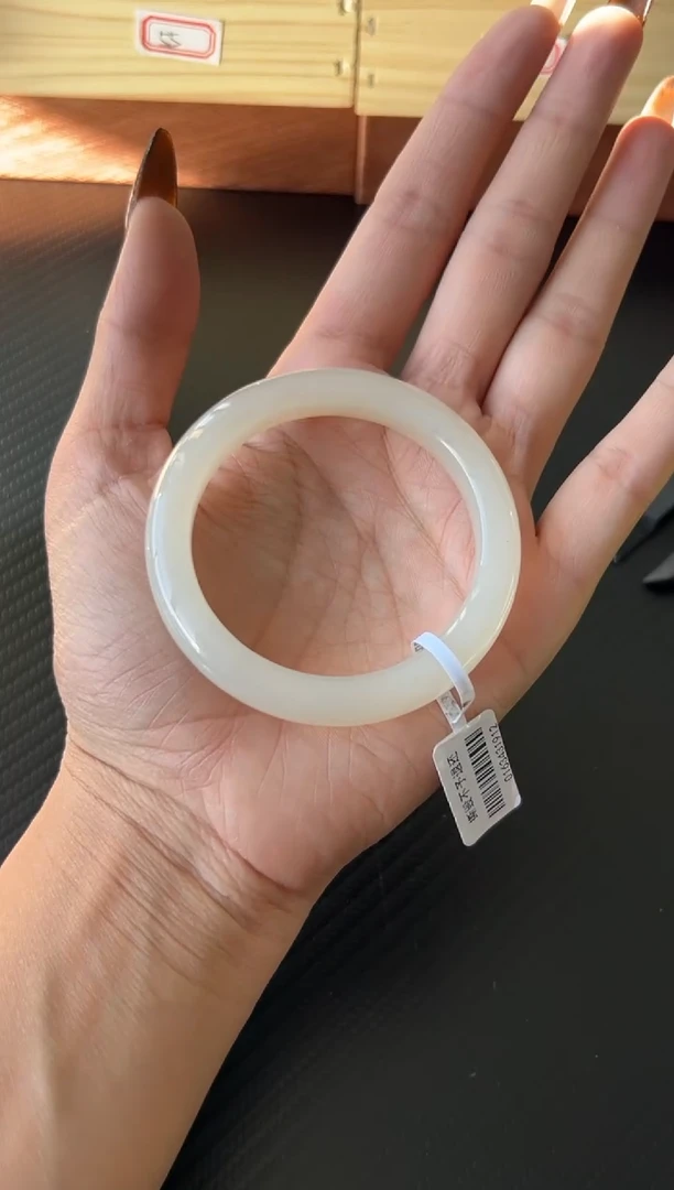 未镶嵌手镯和田玉和田黑山微色差53Mm