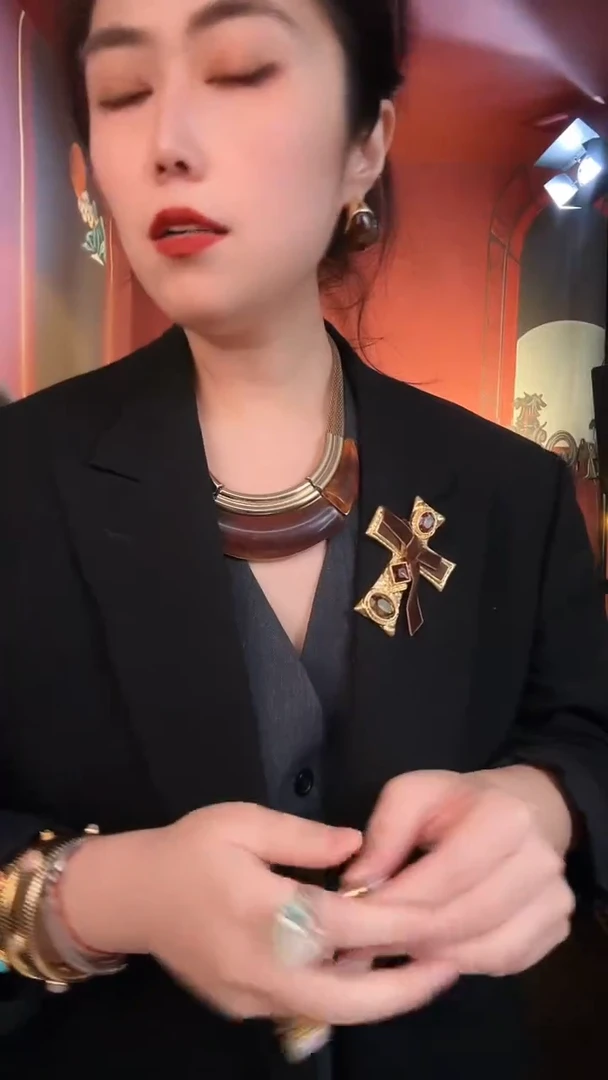 合金无合金孤品不折腾系列咖色项链耳针套装不退