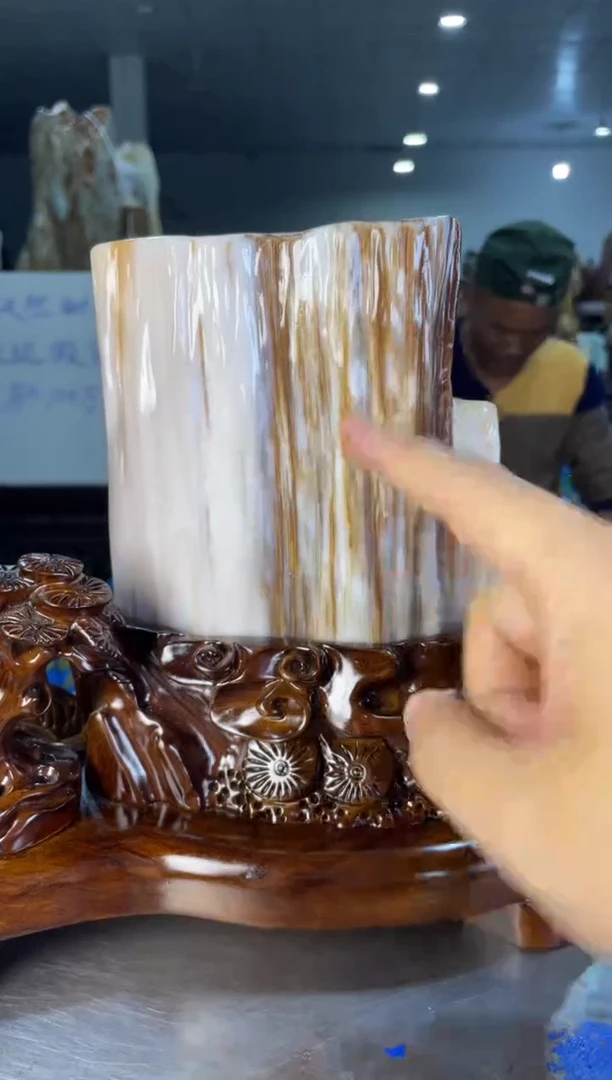 未镶嵌摆件硅化玉40