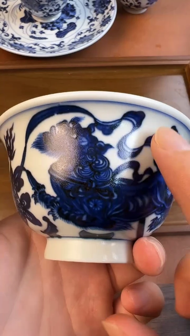 问青坊纯手工手绘青花狮子绣球柴窑压手杯
