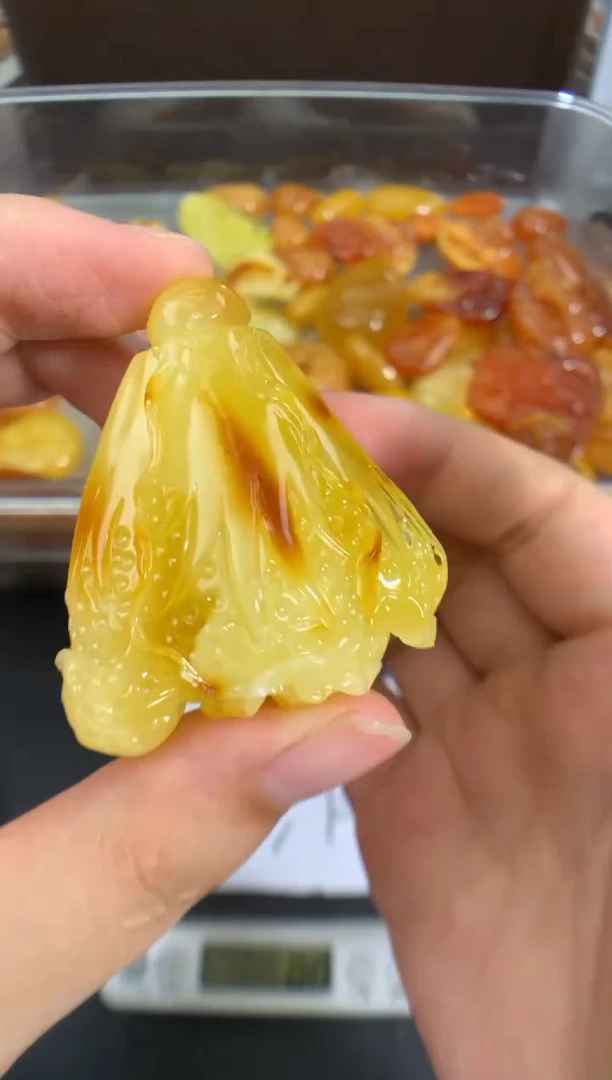 蜜蜡未镶嵌珠宝奇石1