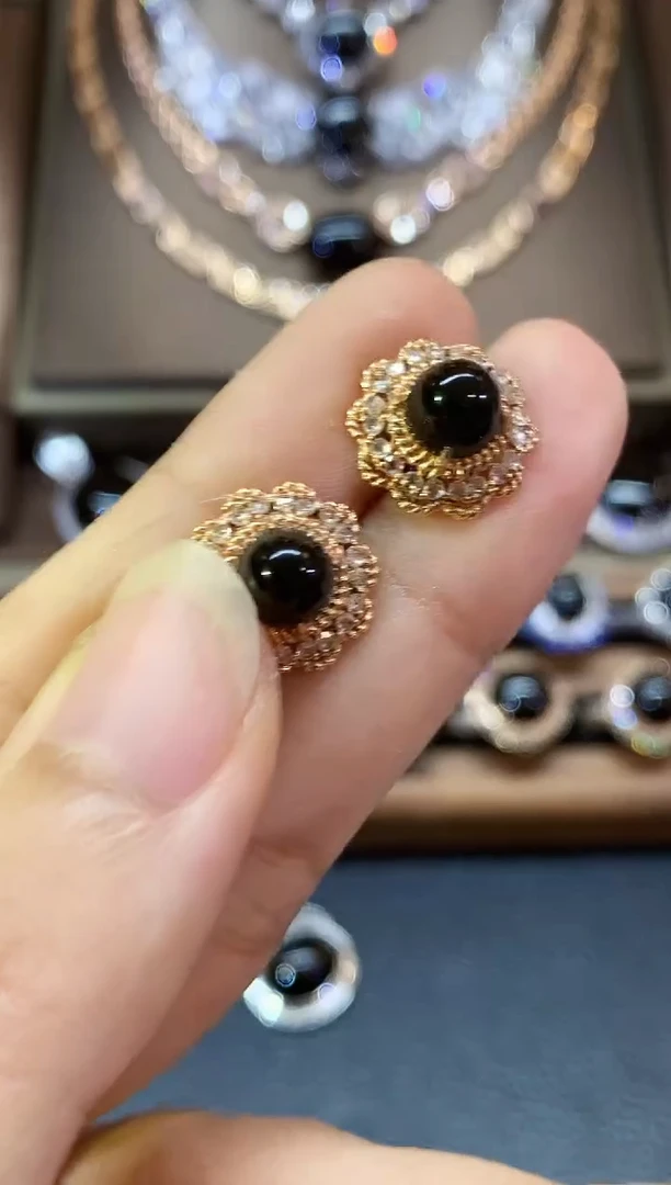 18K金镶嵌翡翠耳饰D 66