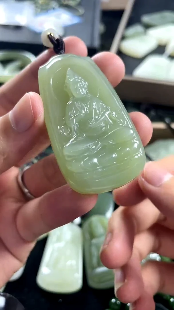颈饰未镶嵌和田玉观音