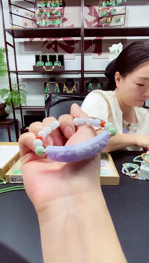 翡翠未镶嵌颈饰翡翠手牌