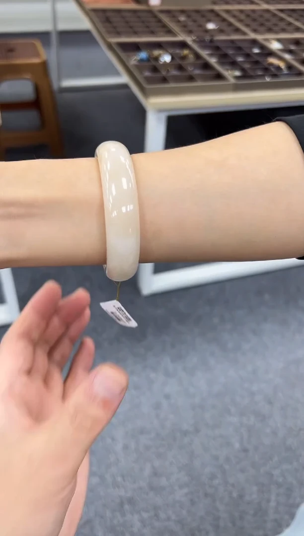 未镶嵌手镯和田玉56