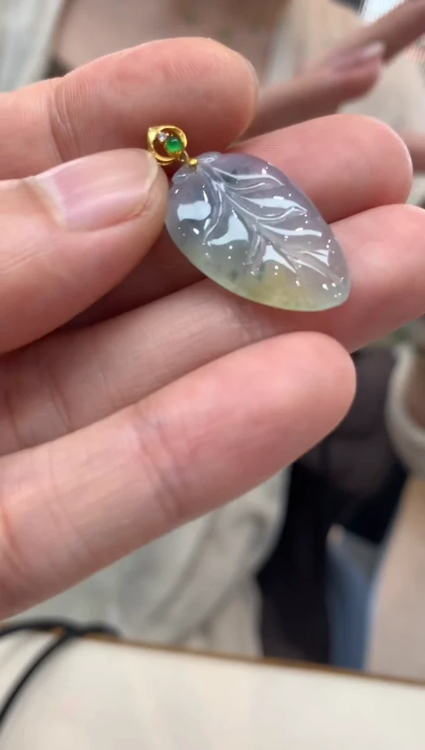翡翠18K金镶嵌吊坠(不含链)叶子
