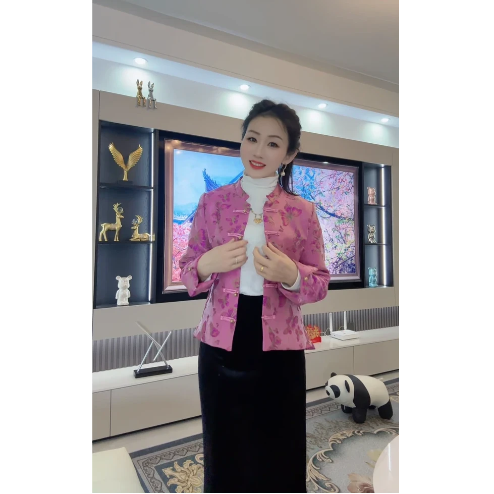 2025年开春款新中式国风高级感气质夹棉外套轻奢刺绣福蝶上衣