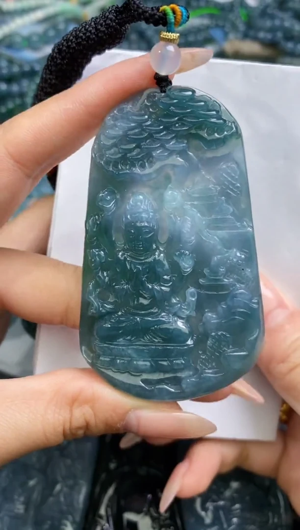 【闪购商品】翡翠颈饰未镶嵌           